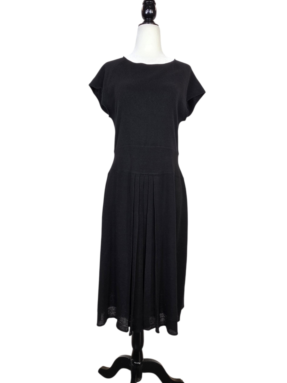 Iisli Minimalist Cashmere & Wool Black Pleated Midi Dress - Women's